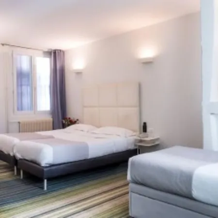 Lecourbe, Tour Eiffel Hotel