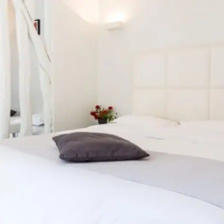 Lecourbe, Tour Eiffel Hotel