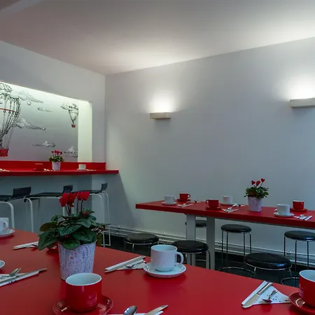 Lecourbe, Tour Eiffel Hotel 3*