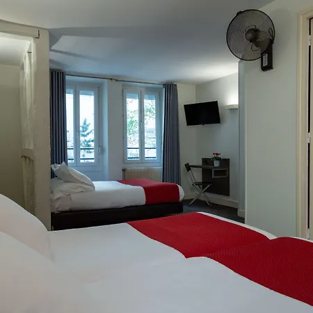 Lecourbe, Tour Eiffel Hotel