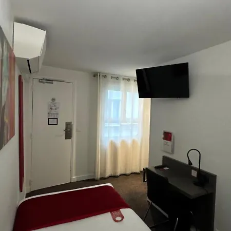 Lecourbe, Tour Eiffel Hotel 3*