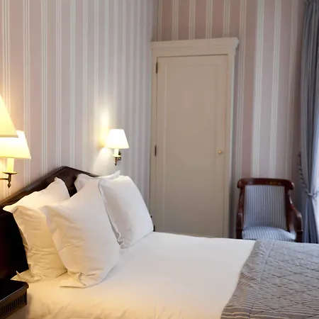 Hotel Lecourbe, Tour Eiffel Parigi