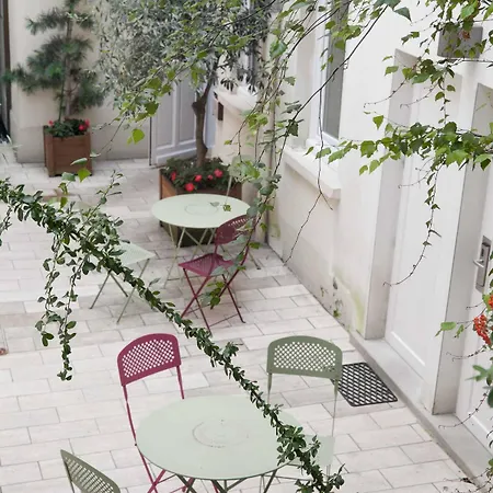 Hotel Lecourbe, Tour Eiffel Parigi