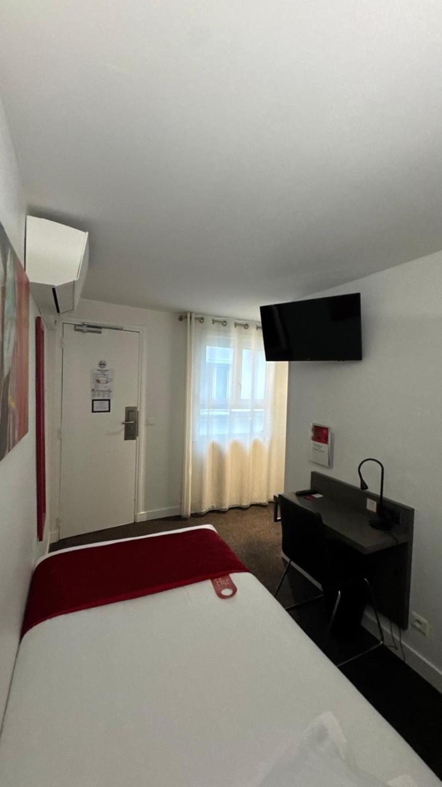 Lecourbe, Tour Eiffel Hotel 3*