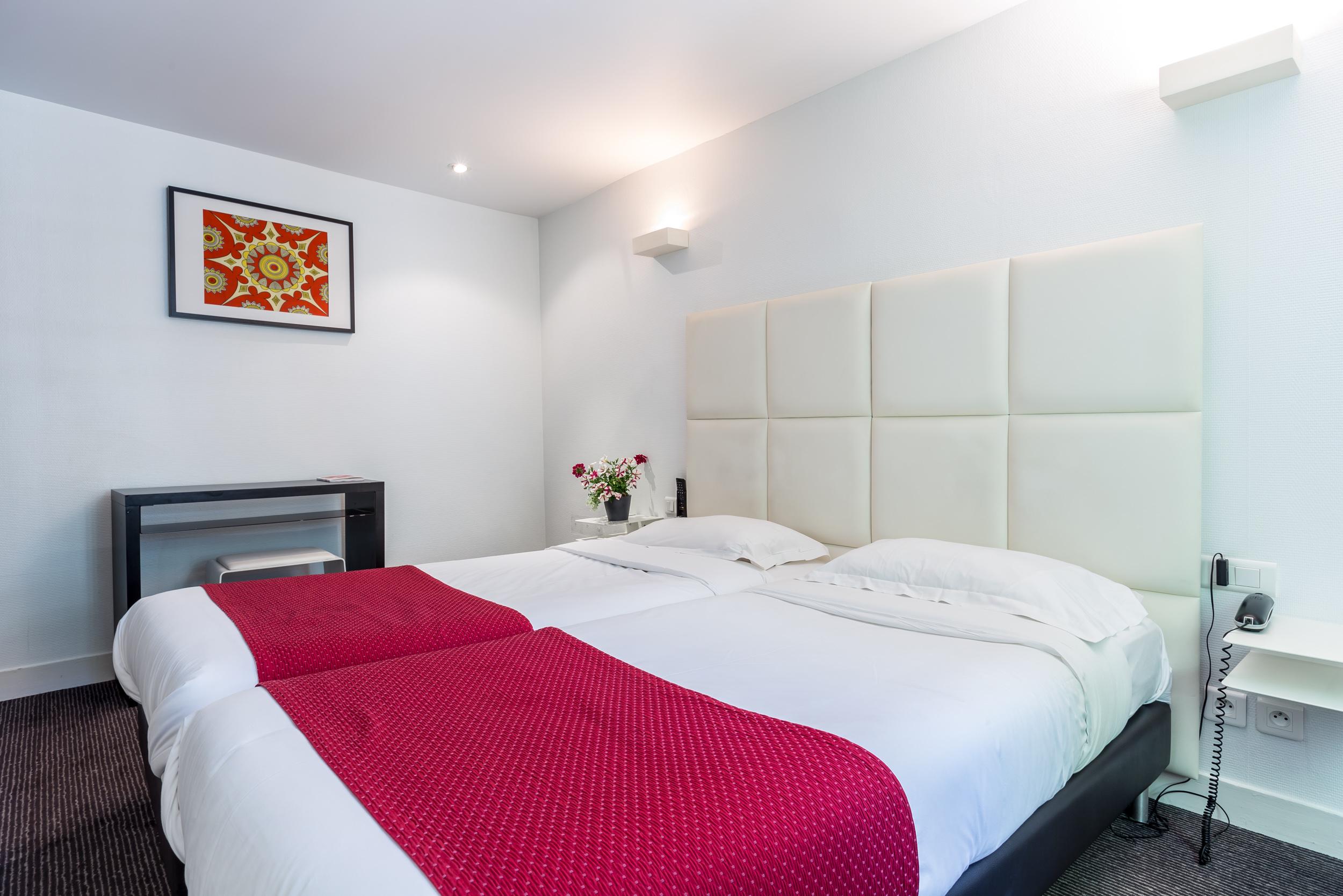 The Originals City, Lecourbe, Tour Eiffel Hotel Parigi