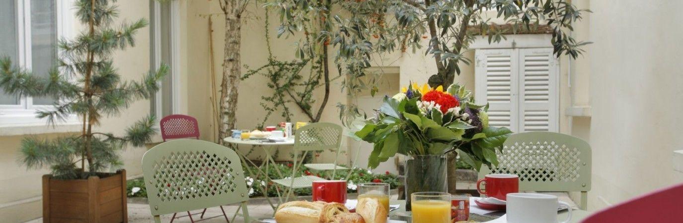 Hotel The Originals City, Lecourbe, Tour Eiffel Parigi